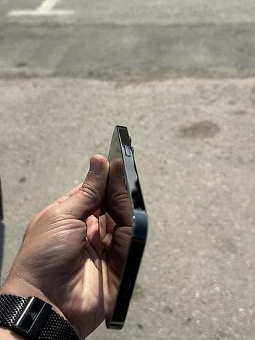 processor core i7: IPhone 14 Pro, 128 GB, Qara, Zəmanət, Simsiz şarj, Face ID — 9