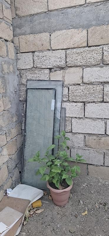 qapi ustu asmalar: Plastik pəncərəler iksi birlikde 150m biri boyuk biri biraz kicik — 1