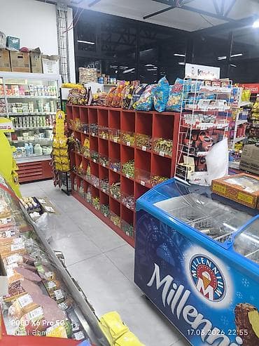 Konfet vitrini satılır. Az işlənib. Demək olar ki, təzədir. Real