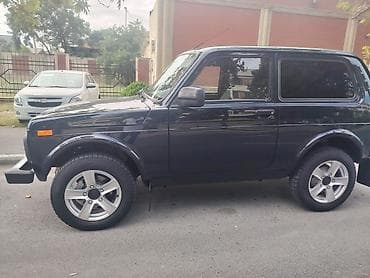 bekalator satisi: LADA Niva 3 qapılı SUV - Kuzov: qara rəng, 3 qapılı, qısa baza - Tam — 2