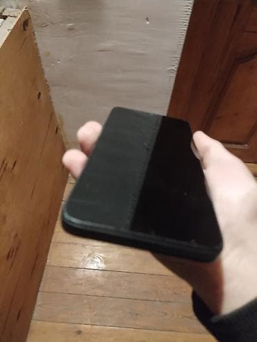 iphone 12 pro max kabro: Məhsul: Telefon üçün qoruyucu örtük (qara) Təsvir: - Qara rəngli, mat — 6