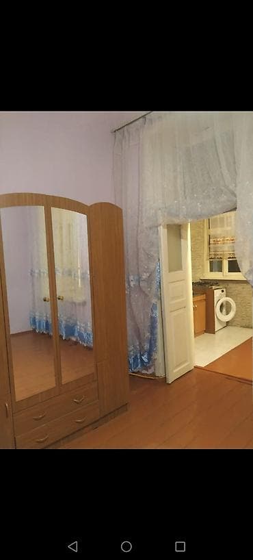 Kirayə üçün 1 otaqlı, mətbəxi ayrıca olan mənzil. - Otaqda böyük