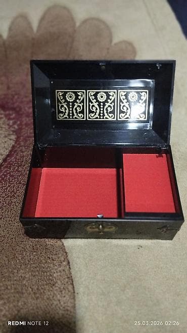 sandığ: Qara dekorativ sandıq/şkatulka - Material: sərt korpuslu, parlaq qara — 2