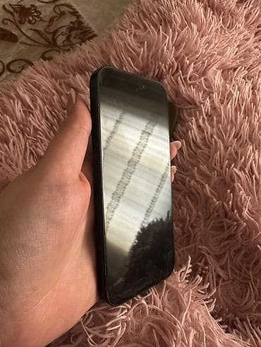 macbook pro 16: IPhone 15, 128 GB, Qara, Face ID — 2