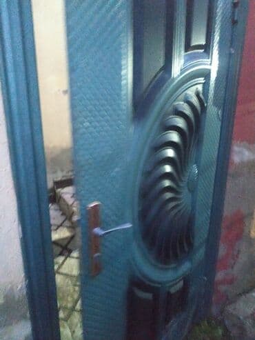 Ofis ləvazimatları: Metal giriş qapısı satılır - Material: möhkəm metal konstruksiya - — 1