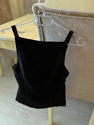 Qara qadın topu - Rəng: qara - Model: düz ön hissəli, geniş qayışlı