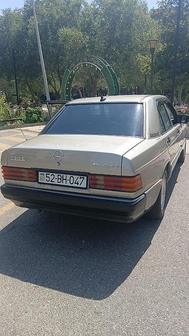 hava ceken: Mercedes-Benz 190 (W201): 2 l | 1990 il Sedan — 4