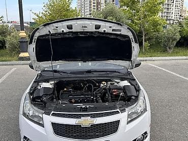 niva guzgusu: Chevrolet Cruze: 1.4 l | 2012 il 325175 km Sedan — 3