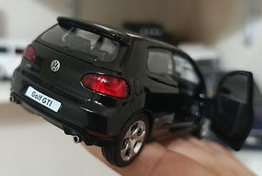 cd disk: Volkswagen Golf GTI miqyası model avtomobil 1/36 - Marka/model — 3