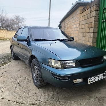 lexus is bufer: Toyota Corolla sedan - Kuzov: 4 qapılı sedan, mavi rəng - Mühərrik — 2