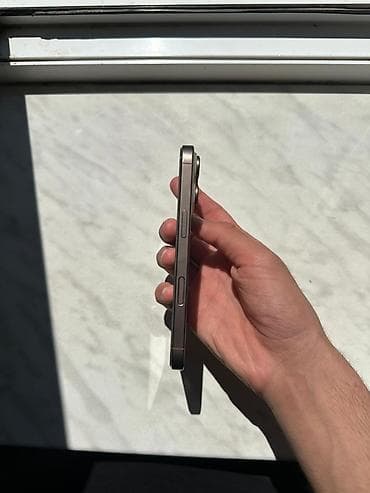 kontakt home iphone 16: IPhone 16 Pro, 128 GB, Desert Titanium, Face ID — 4