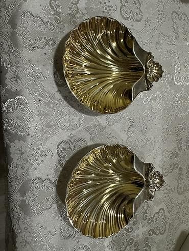 qaşığ: Zərif süfrə üçün metal (gümüş rəng və qızılı tonlarda) servis dəsti — 8