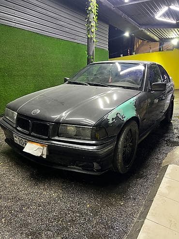 maşin satilir: BMW 320: 2 l | 1993 il Sedan — 2