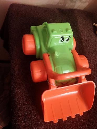 Nənnilər: Uşaq oyuncaqları – plastik ekskavator və dump truck dəsti ikisine 5 — 1