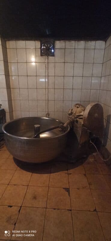 islenmis uqlarez: Xəmir yoğuran 3 fazadir, bir dəfəyə 5 kisə, yəni 250kg rahat yoğurur — 3
