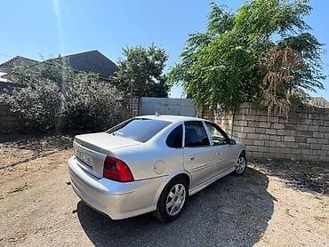 Opel Vectra: 1.8 l | 2001 il 324000 km Sedan — 3