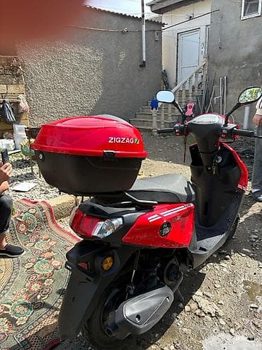 - MOPED, 50 sm3, 2024 il, 1700 km