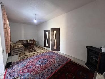 ağdaşda satilan evler: Binəqədi qəs. 3 otaqlı, 90 kv. m — 3