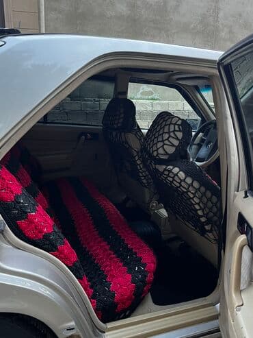 turbo az c class: Mercedes-Benz 190: 2 l | 1991 il Sedan — 19