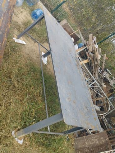 demir seyf qapi: Metal masa 
uzunluq 2m
eni 1m — 2