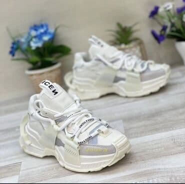 qaçış üçün qadın krosovkaları: Ölçü: 38, rəng - Ağ, Yeni — 1