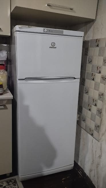 Аудиотехника: 2 двери Indesit Холодильник Продажа, цвет - Белый — 1