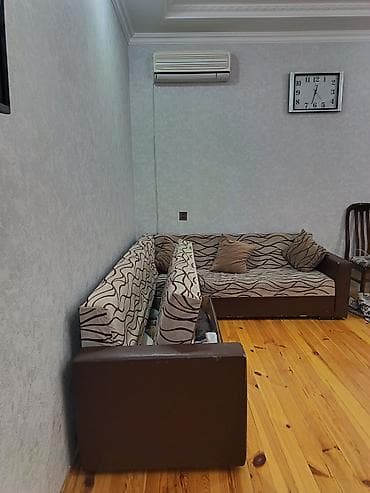 acilan divan: Bazalı künc divan yaxşı veziyyetdedi uzunu 2.50,eni 2 metrdi — 2