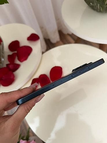 ipona: IPhone 15 Pro Max, 256 GB, Qara, Face ID — 5