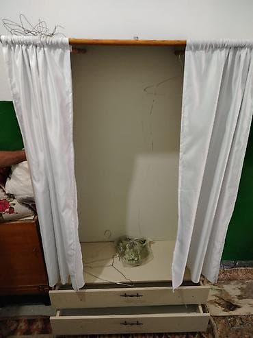 ov ıtı: Pərdəli geyim dolabı - Model: Açıq tip şkaf, ön hissəsi iki ədəd ağ — 1