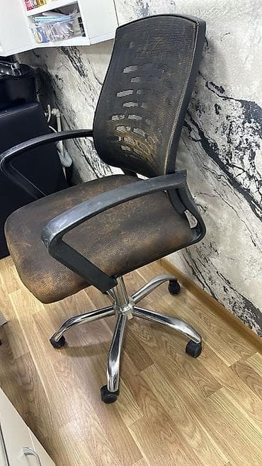 Ofis masaları: Təkərli, Qolları tənzimlənmir — 4