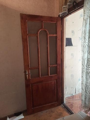 17 şam: Yaxşı vəziyyətdə, şüşələri sağlam, şam ağacından olan otaq qapısı — 1