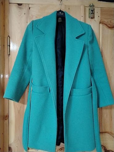payiz kurtkalari: Qadın palto - Rəng: firuzə/çəmən-yaşıl - Model: klassik düz kəsim — 1