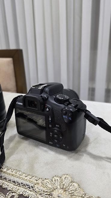 canon eos 6d: Canon EOS 1300D DSLR fotoaparat dəsti Cihaz Yaxşı vəziyətdədir — 5