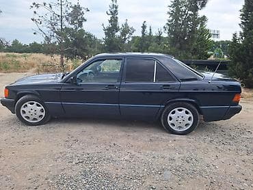 yan guzgu s: Mercedes-Benz 190 (W201) sedan - Kuzov: 4 qapılı sedan, tünd — 3