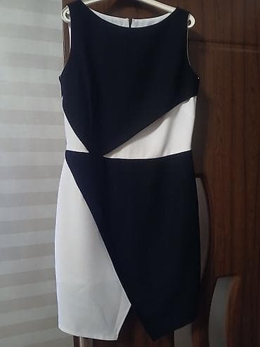 Qara-ağ rəngli diz uzunluğunda xanım paltarı - Stil: klassik və — 1