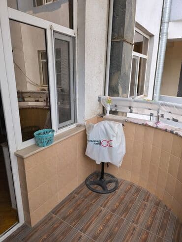 kirayə qarayev: 4 otaqli temirli satilir — 10