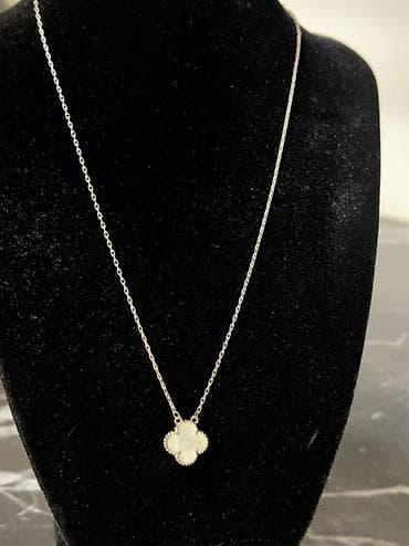 Бижутерия: Gümüş zəncirli minimal boyunbağı – dörd yarpaq/quatrefoil formalı asqı — 2