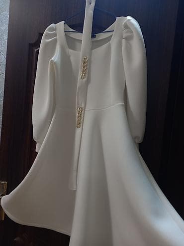 Donlar: Ağ rəngli qadın paltarı - Model: A-kesim, ətəyi geniş, qısa uzunluq - — 1