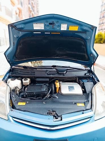 uaz satisi: Toyota Prius (2-ci nəsil) – hibrid liftbek Xüsusiyyətlər: - Rəng — 7
