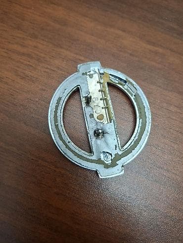 avto.az: Nissan Maxima mühərrik qapağı üçün orijinal “NISSAN” emblem. - — 2