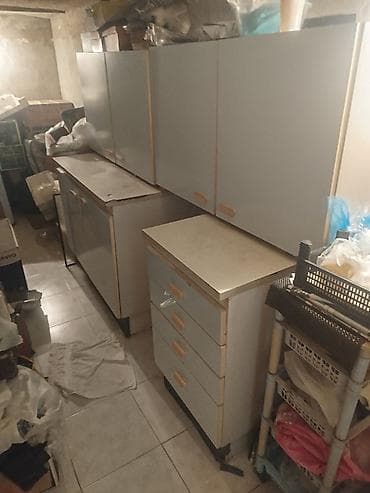 Mətbəx mebel dəsti Tərkibi: - 3 ədəd asma şkaf (boz rəngli, taxta — 4