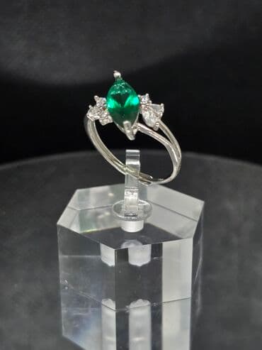 Üzük, Gümüş, Zümrüd