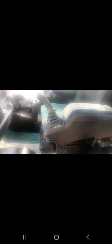 qoşqu lapetlər: Sürüşdürmə yükləyicisi (skid-steer loader) - Rəng: sarı/qara korpus - — 2