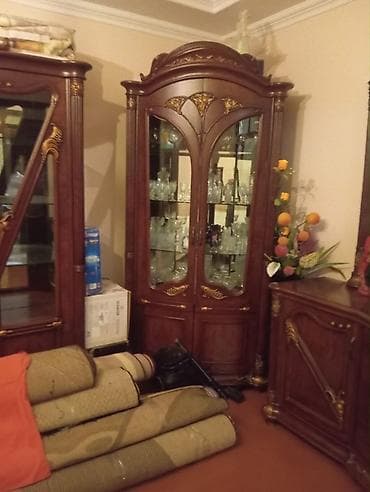 fotosel qapı: Klassik üslubda qonaq otağı üçün mebel dəsti Tərkib: - Böyük — 3