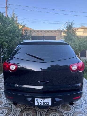 kia optima 2019: Chevrolet Traverse, qara rəng, 7/8 yerlik geniş salonlu tam ölçülü — 5