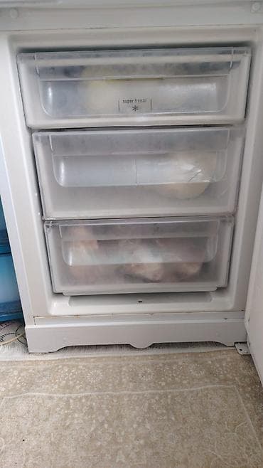 İşlənmiş 2 qapılı Hotpoint Ariston Soyuducu Satılır, rəng - Ağ