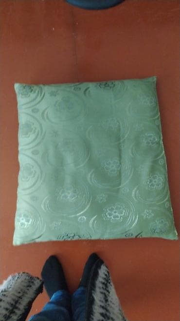 Dekorativ Sadə Yastıq