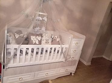 Oğlan və qız üçün, Yeni, Dördbucaq, Beşik, Dəst ilə, Yellənmə mexanizmsiz