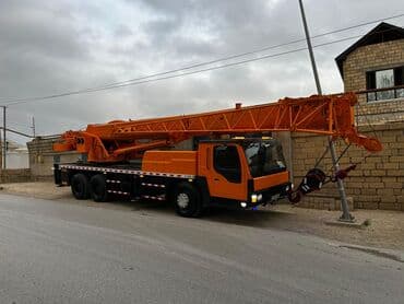 3 kameralı videoregistrator: Avtokran – narıncı rəngli, 6x4/6x6 şassi üzərində dönər üst qurğu ilə — 2