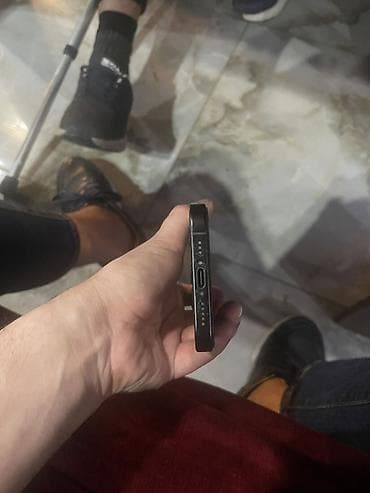 irşad iphone 11: IPhone 16 Pro, 256 GB, Qara, Simsiz şarj — 2